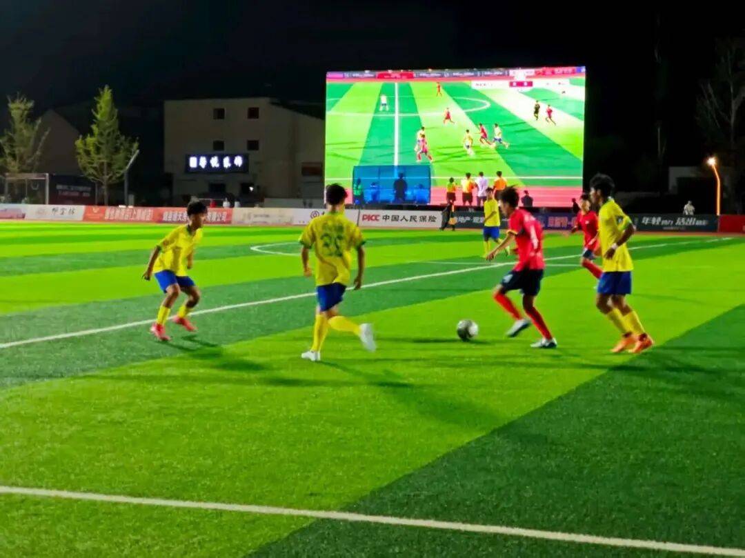 包含点燃赛场热情,球员们尽展身手的词条 包含点燃赛场热情,球员们尽展身手的词条