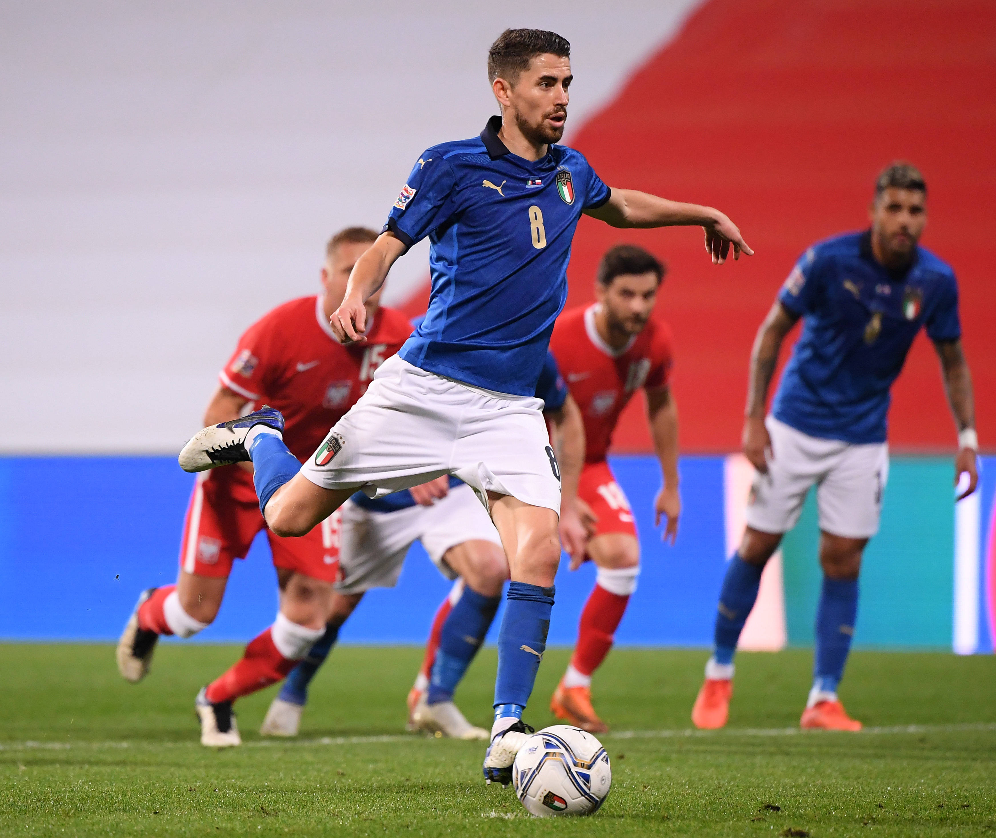 包含意大利队在欧足赛事上展现实力强大的词条 包含意大利队在欧足赛事上展现实力强大的词条